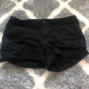 BLACK MIDI SHORTS